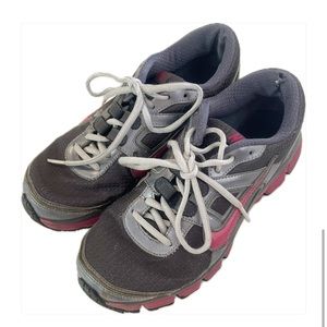 Nike Grey/Pink Women’s Running Shoe Size 7.5